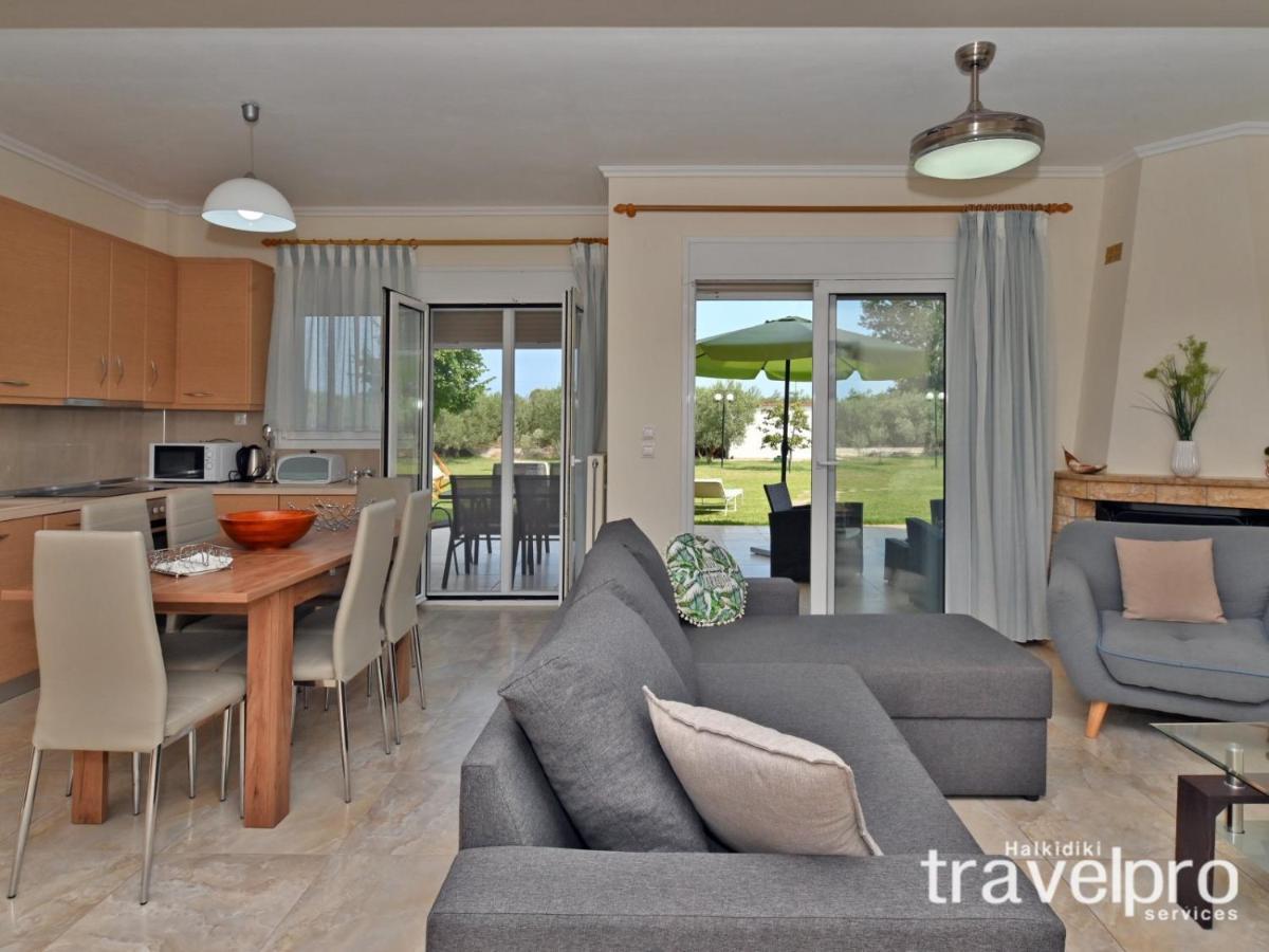 Villa Iris By Rentalspro Services - Agios Mamas Beach Exterior foto
